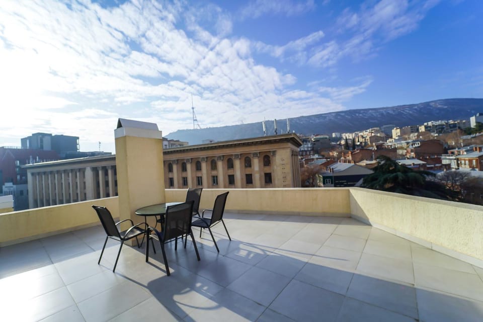 Luxury apartment with balcony on avenue Melikishvili, city center Apartment in Tbilisi, Georgia
