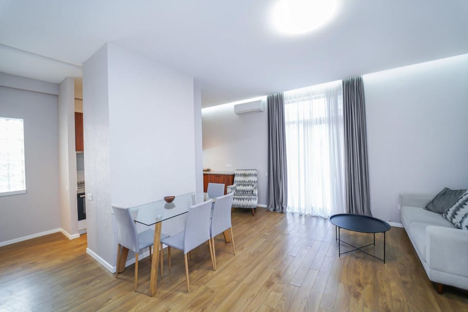 Luxury apartment with balcony on avenue Melikishvili, city center Apartment in Tbilisi, Georgia