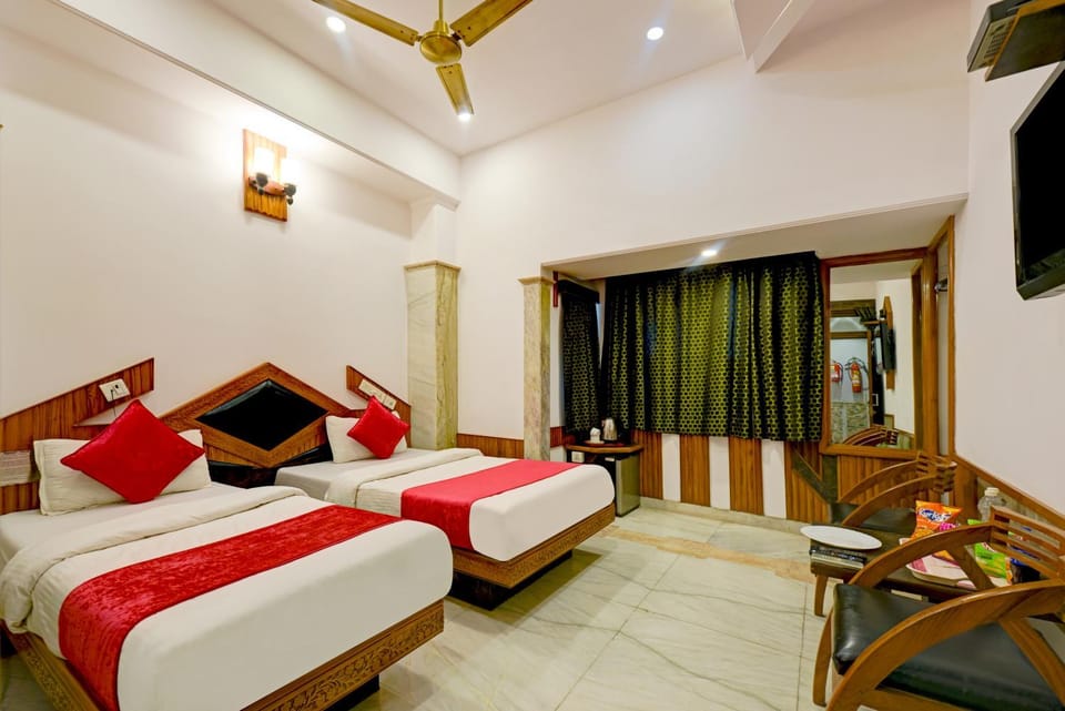 Living room, Photo of the whole room, Bedroom