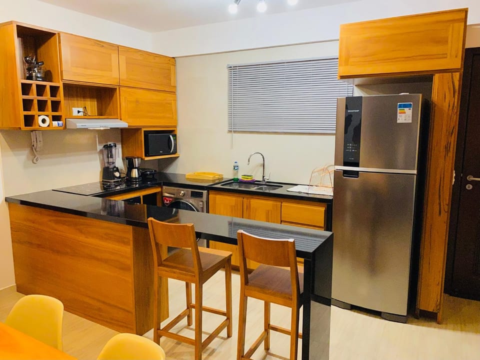 Lounge or bar, stove, kitchen