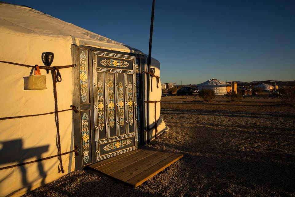 Family Style Star gazing Yurt Luxury tent in Twentynine Palms