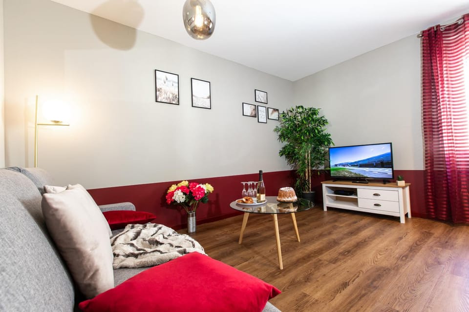 Communal lounge/ TV room, Living room