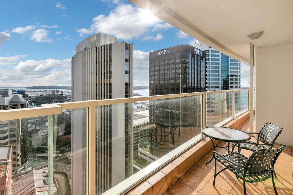 QV Stays Heart of City with Stunning Views Apartment in Auckland