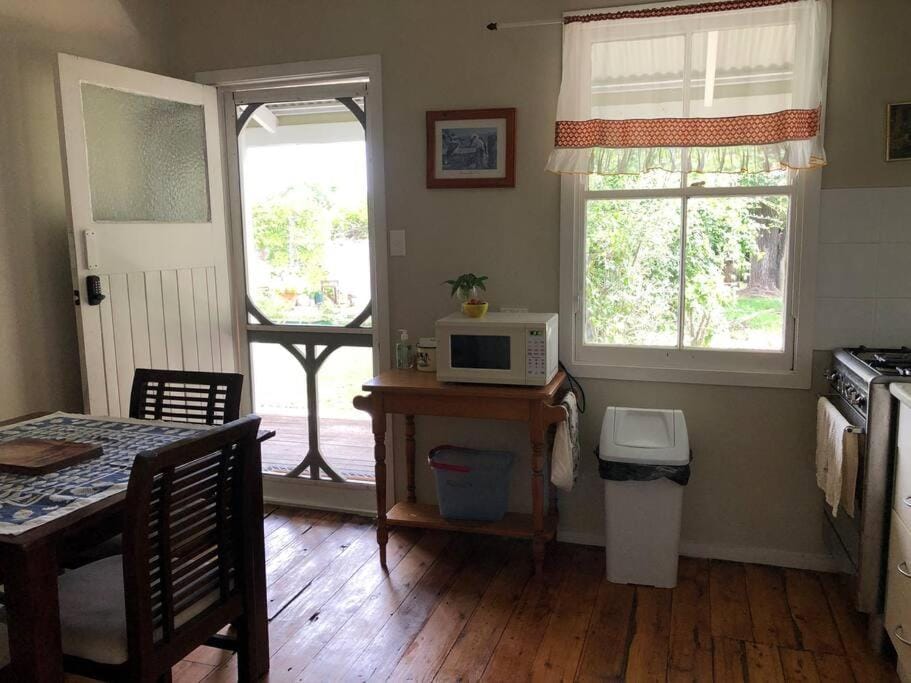 Glenlyon Dam Holiday Cottage & Farmstay Bed and Breakfast in Queensland