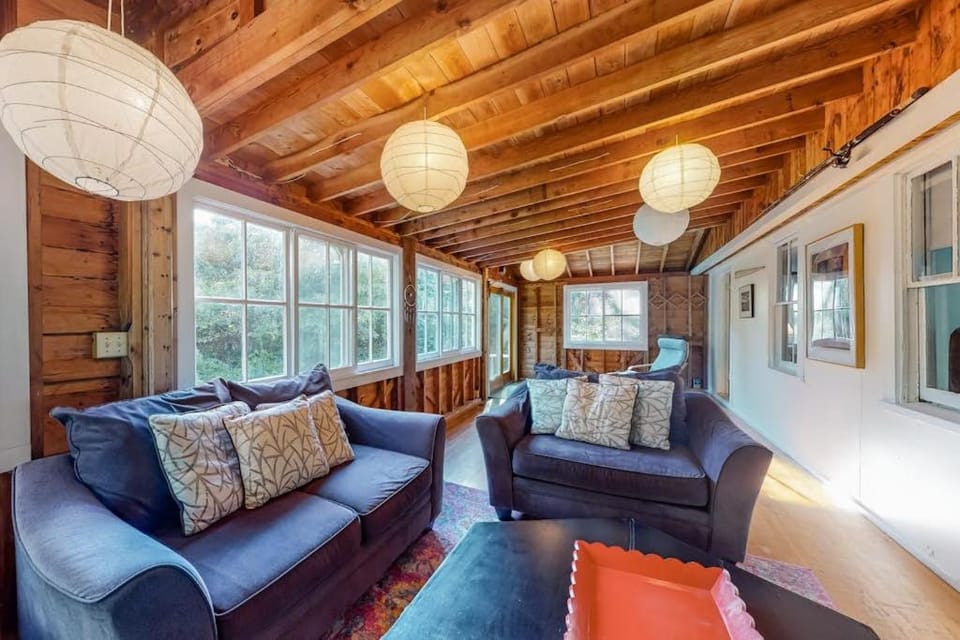 Beachroad Hideout House in Menemsha