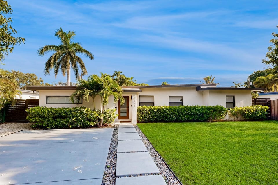 Mid-Century Modern Oasis House in South Miami