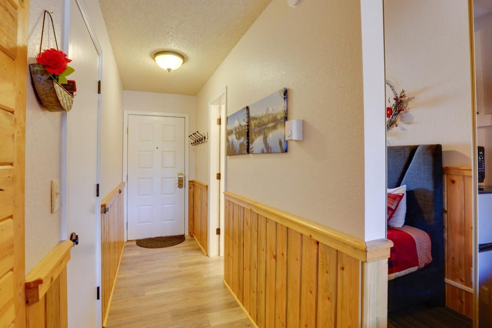 2 Mi to Granby Ranch: Resort Studio w/ Pool Access House in Granby