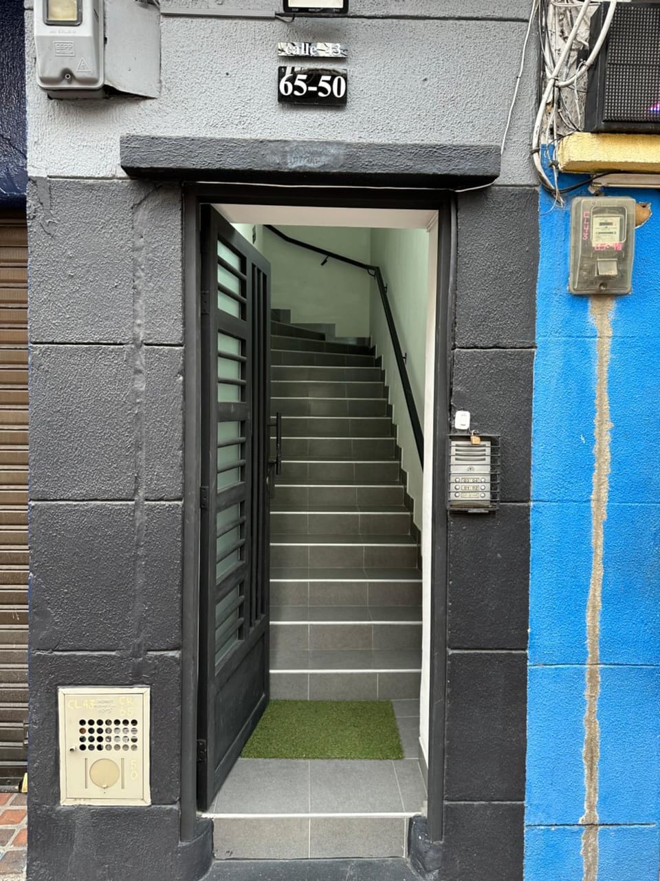 Aparta estudio amoblado 4 Medellín, San Joaquín Apartment in Medellin
