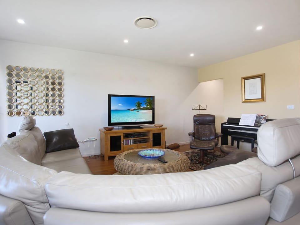 3 The Pier on The Myall River House in Hawks Nest