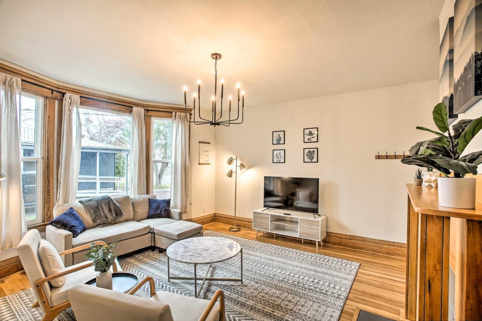 Cozy Eclectic Home about 1 Mi to Downtown Spokane Apartment in Spokane