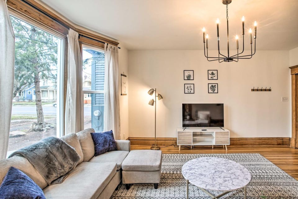 Cozy Eclectic Home about 1 Mi to Downtown Spokane Apartment in Spokane