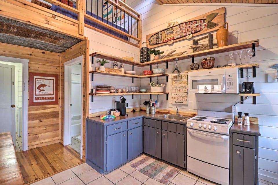 Cheery Pet-Friendly Studio w/ Shared Fire Pit Apartment in Arkansas