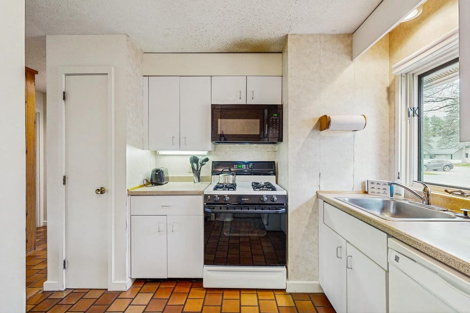 Village Green Unit 1A Apartment in Stowe