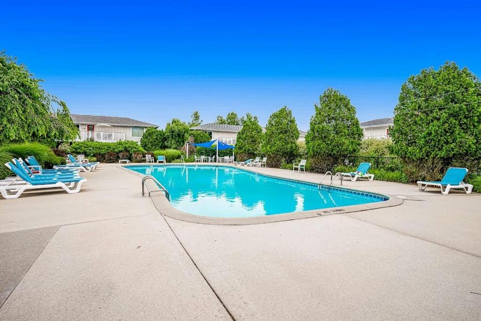 Bluebird Condo House in Douglas
