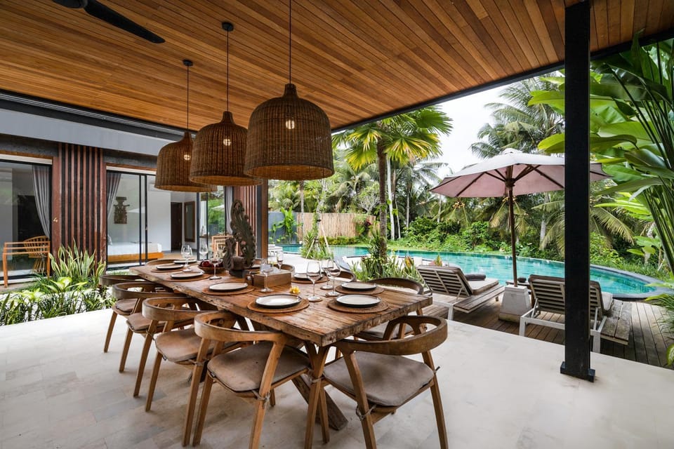 Seating area, Dining area, Pool view