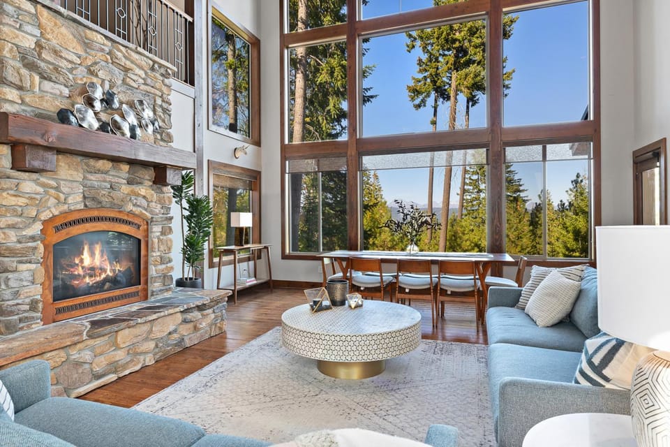 Trailside Lodge House in Kittitas County