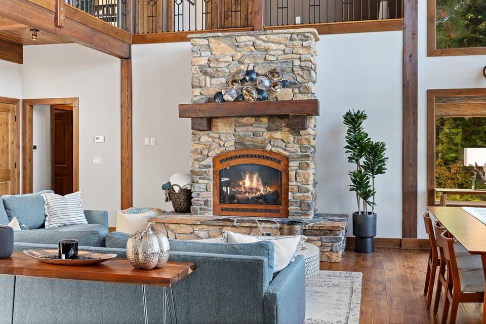 Trailside Lodge House in Kittitas County
