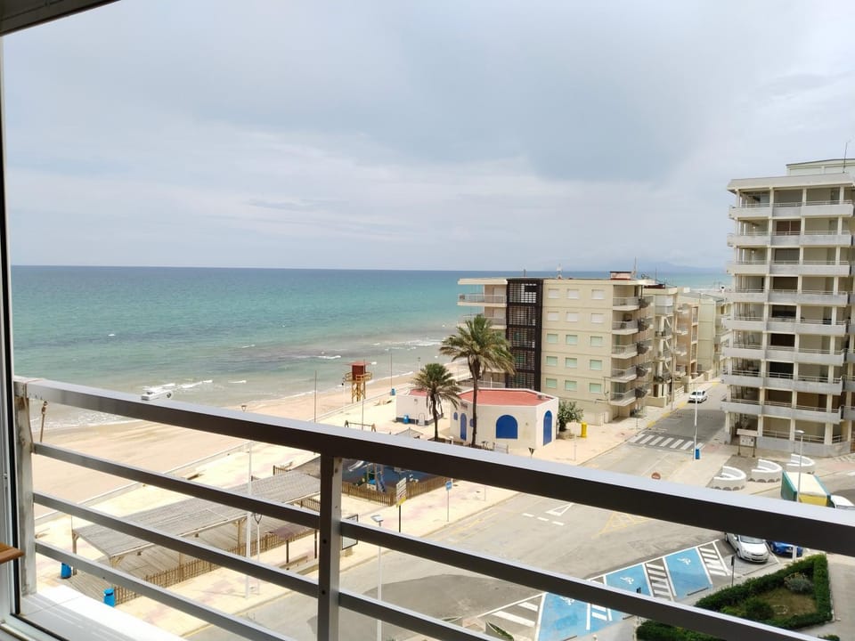 Acogedor estudio con vistas al mar 1ªLínea Apartment in Safor