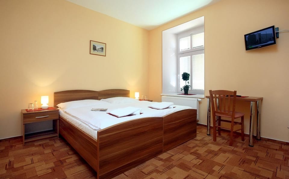 Bed, Photo of the whole room