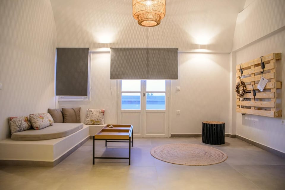 Central Hostel Oia Hostel in Oia