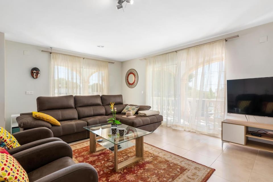 Communal lounge/ TV room, Living room