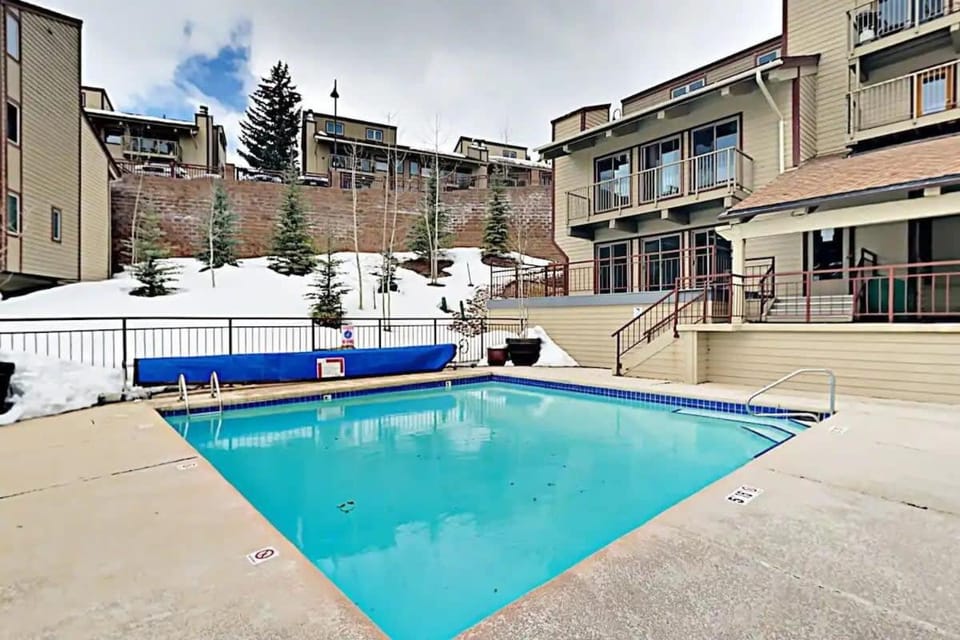 Updated 3 BR, 2 BA with Pool & Hot Tub - Stunning Mountain Views! House in Snowmass Village