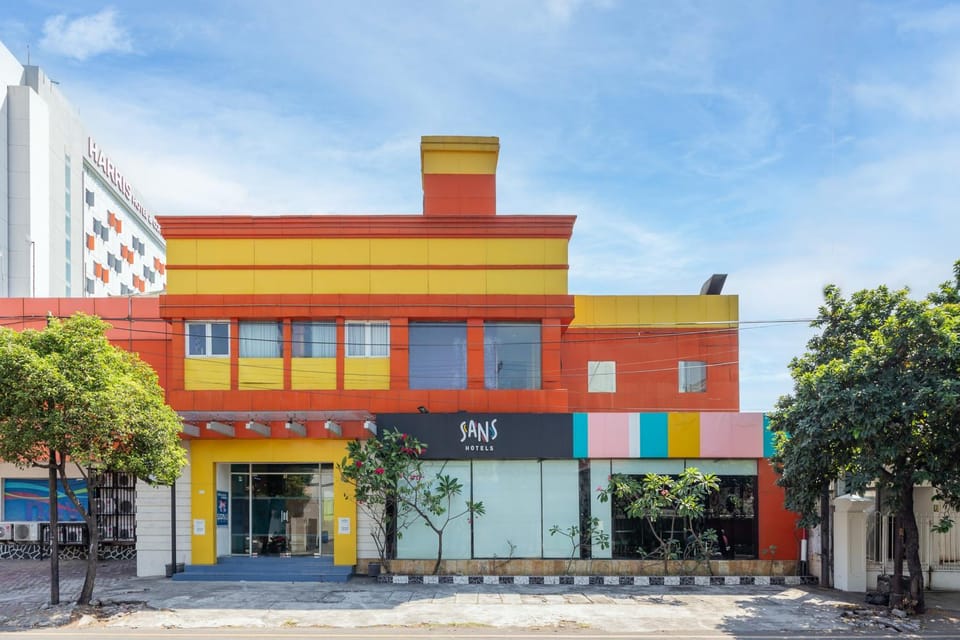Facade/entrance