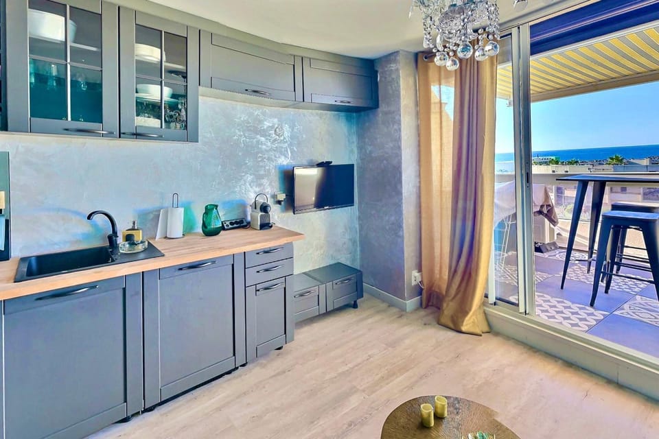 Kitchen or kitchenette, stove