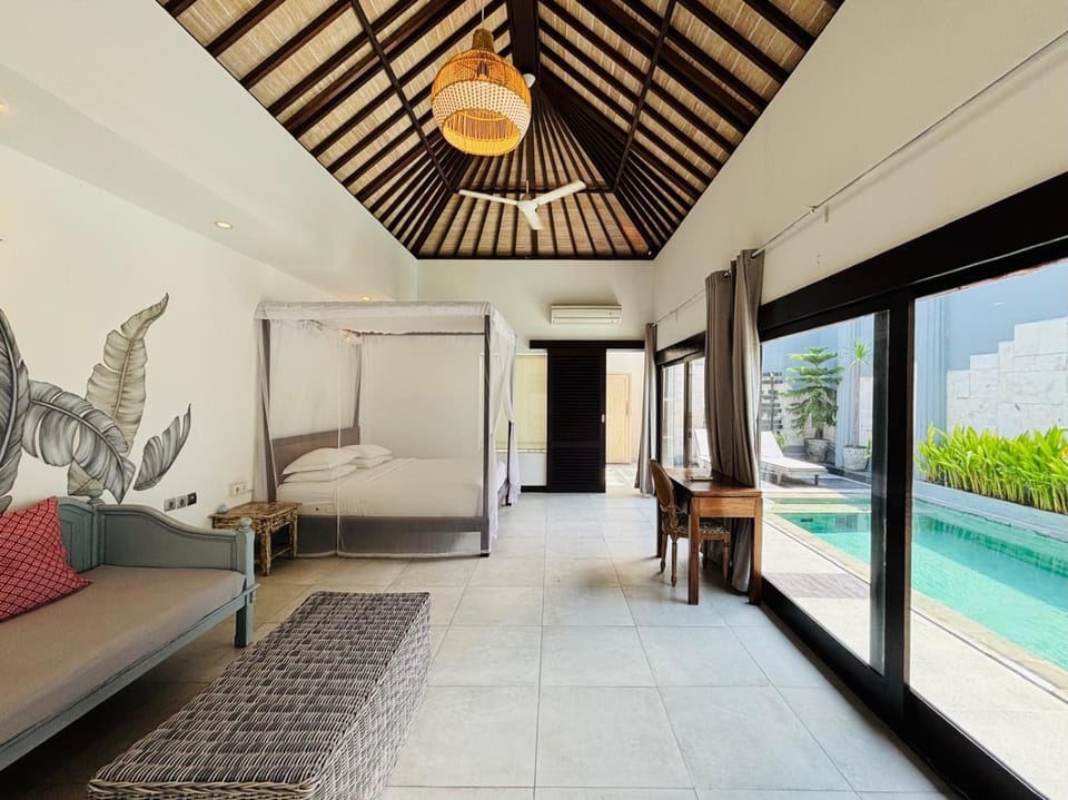 Living room, Bedroom, Pool view