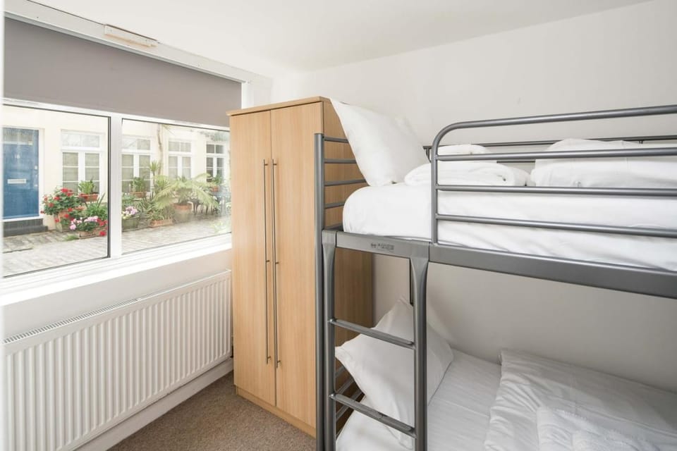 Quirky & Cosy 2BD Mews Flat in Paddington House in City of Westminster