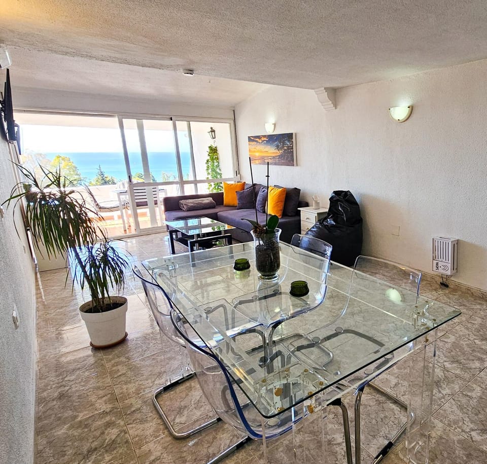 Dúplex con vistas al mar,cerca de playa y puerto Apartment in Costa del Sol