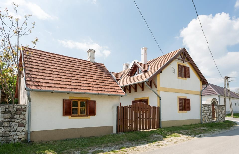 Farmhouse in Köveskál (Balatonfelvidék) for 6 persons Apartment in Hungary