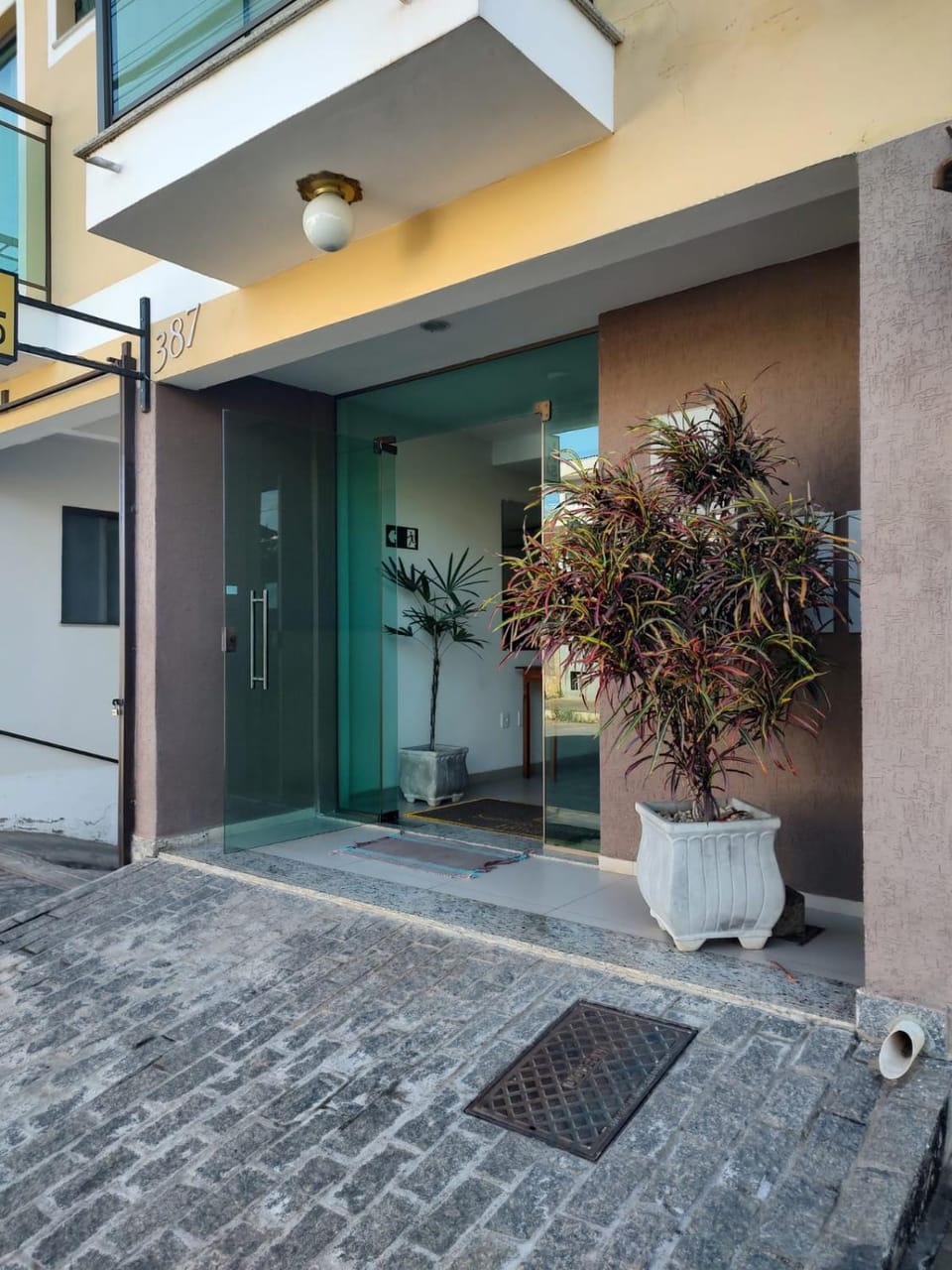 Property building, Facade/entrance, Day