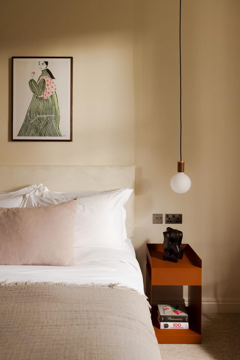 Photo of the whole room, Bedroom