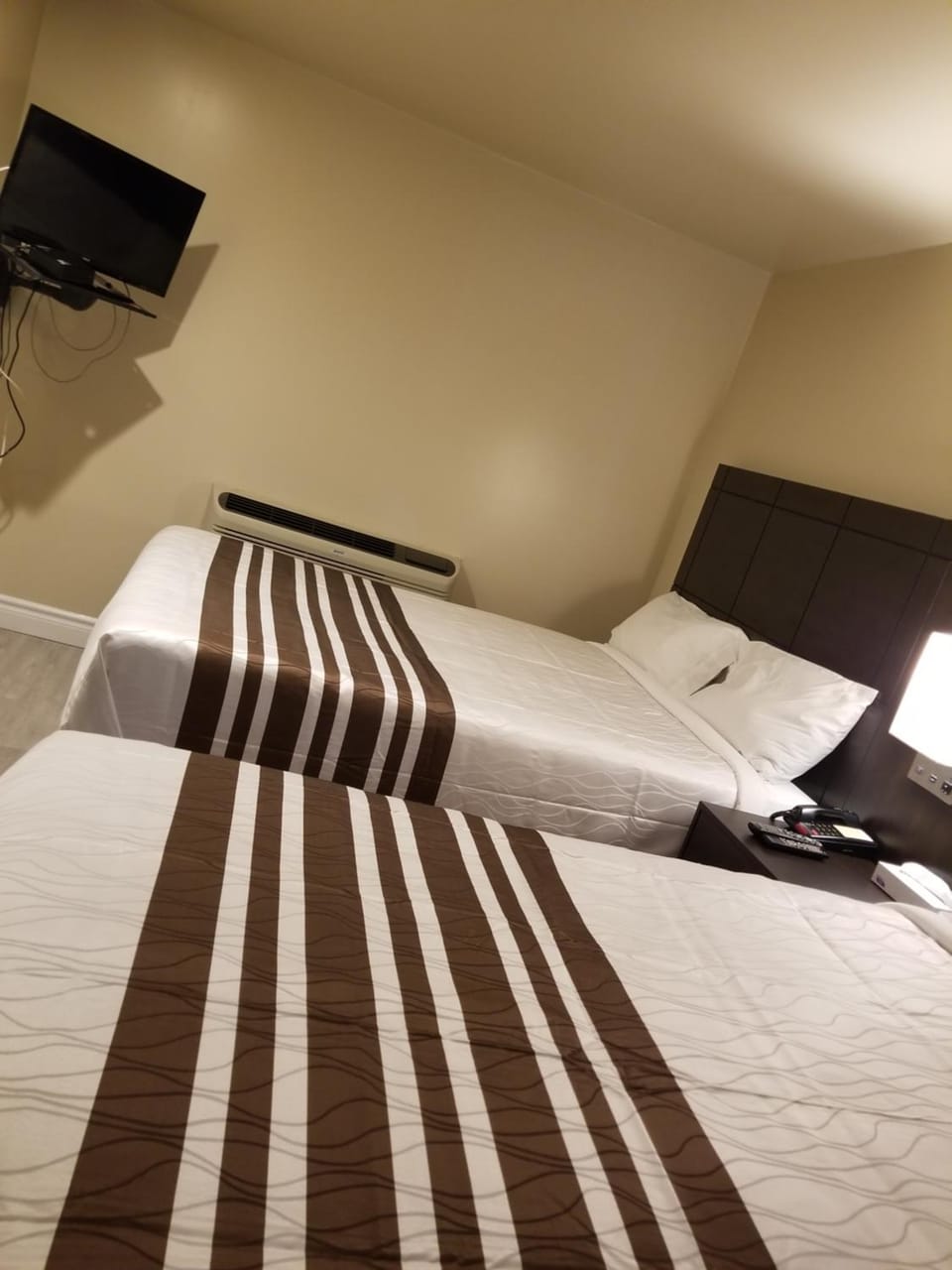 Communal lounge/ TV room, Bed, TV and multimedia