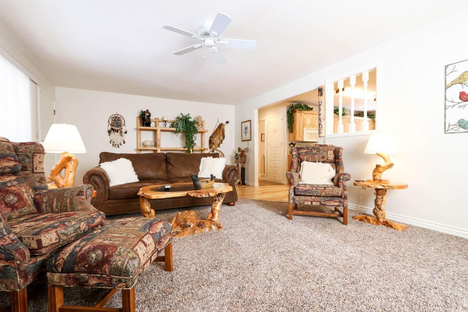 Living room, Seating area