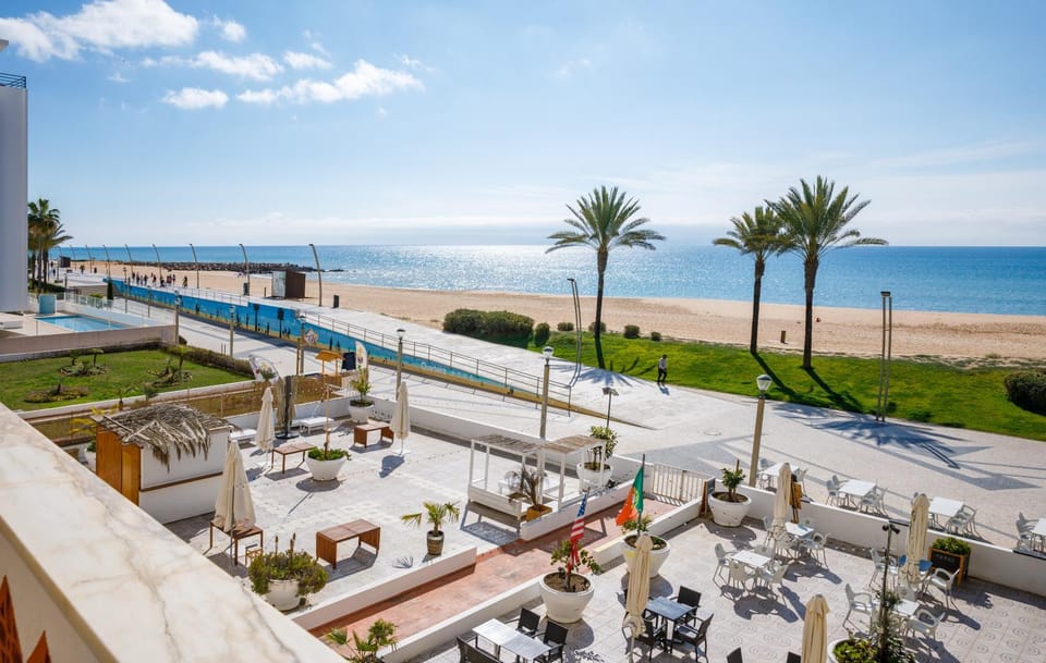 Natural landscape, View (from property/room), Balcony/Terrace, Beach, Sea view