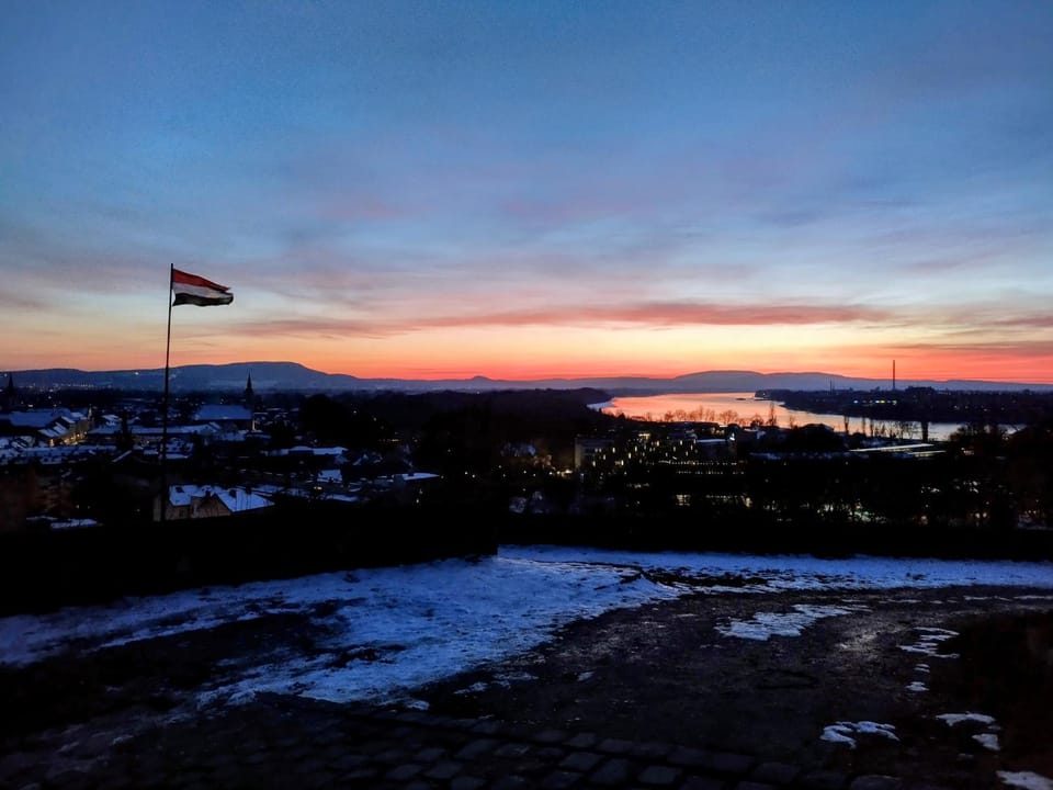 Nearby landmark, Natural landscape, City view, River view, Street view, Sunset