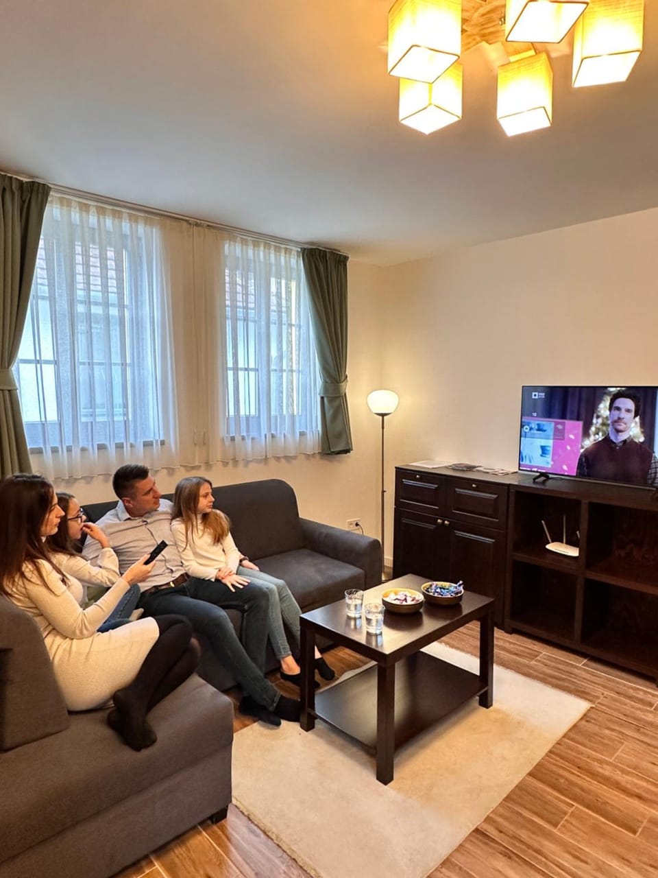 Living room, group of guests, Family