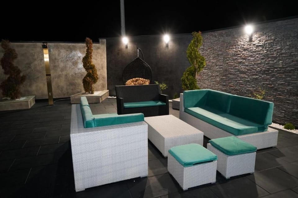 Garden, Seating area