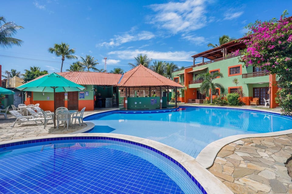 Swimming pool, sunbed