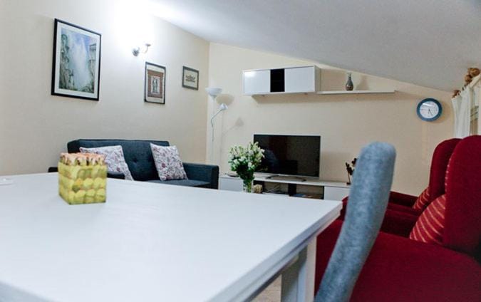 Communal lounge/ TV room, TV and multimedia, Living room, Seating area, Dining area, Evening entertainment