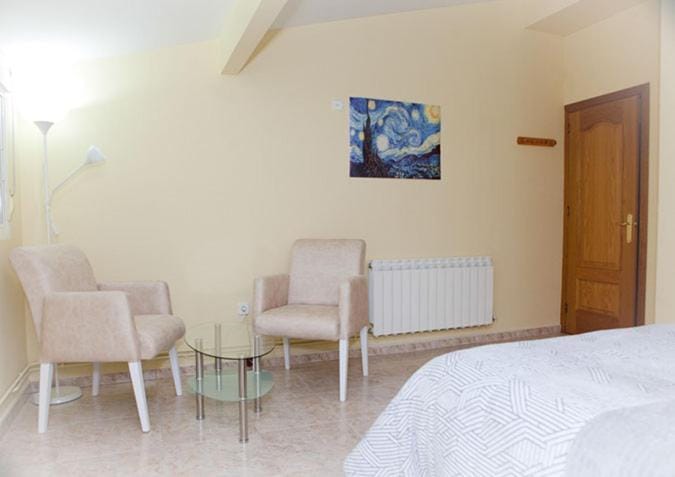 Living room, Photo of the whole room, Seating area, Bedroom