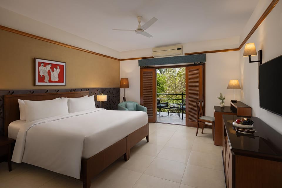 Bed, TV and multimedia, air conditioner