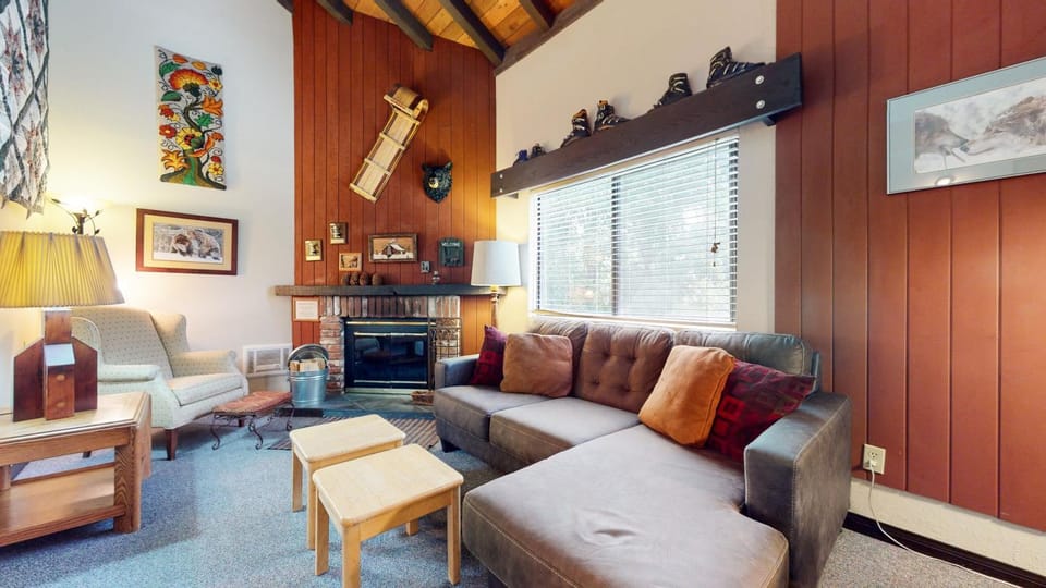 La Vista Blanc 44 Cozy Mountain Home with Fireplace, Close to Meadow and Creek Apartment in Mammoth Lakes