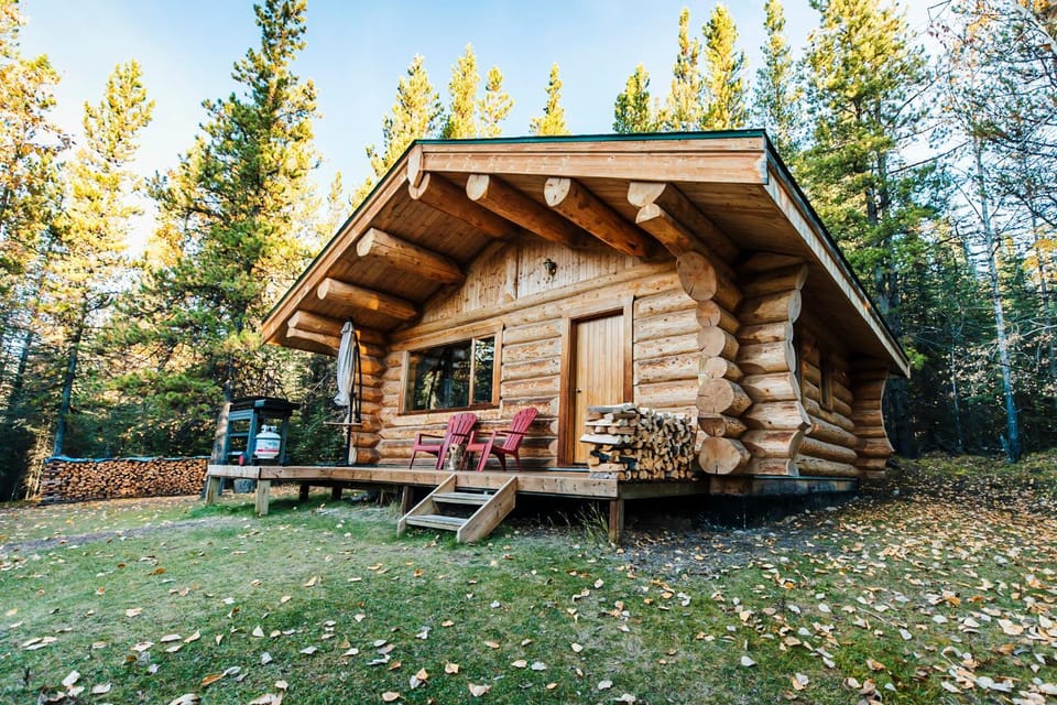 Rocky Mountain Escape Dome & Log Cabin Rentals - Rock Lake Cabin in Yellowhead County