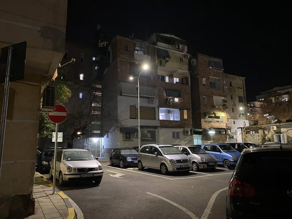 Property building, Nearby landmark, Neighbourhood, City view, Street view