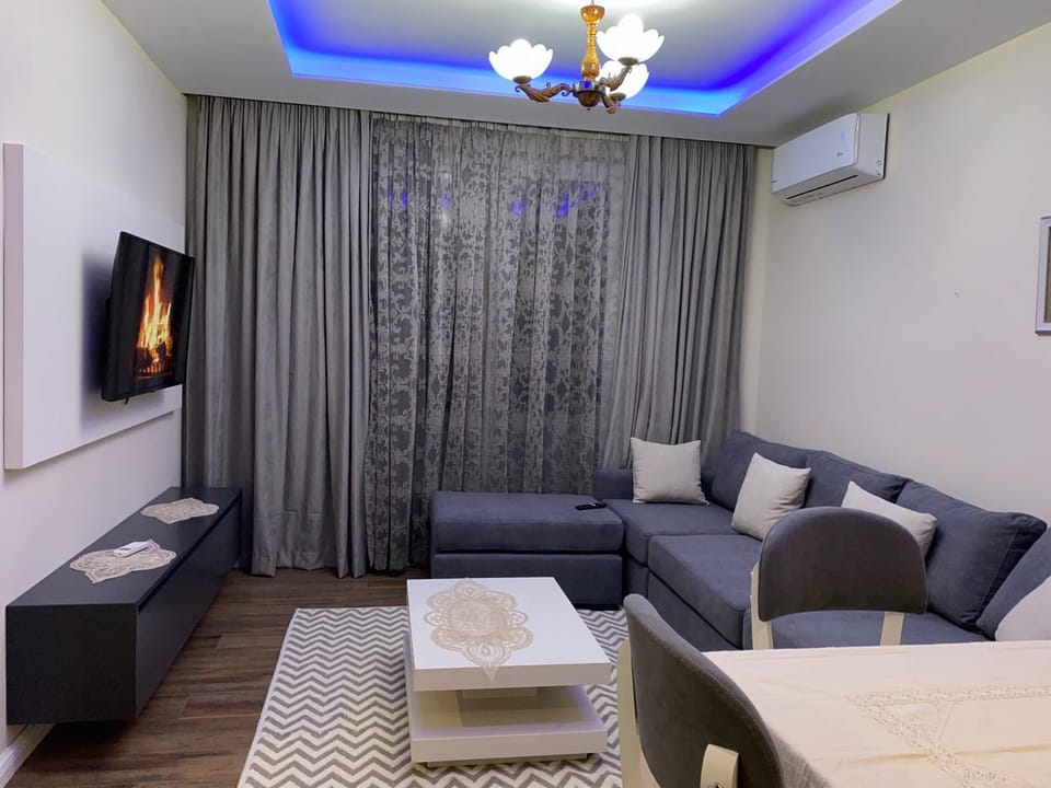 Communal lounge/ TV room, TV and multimedia, Living room, Seating area