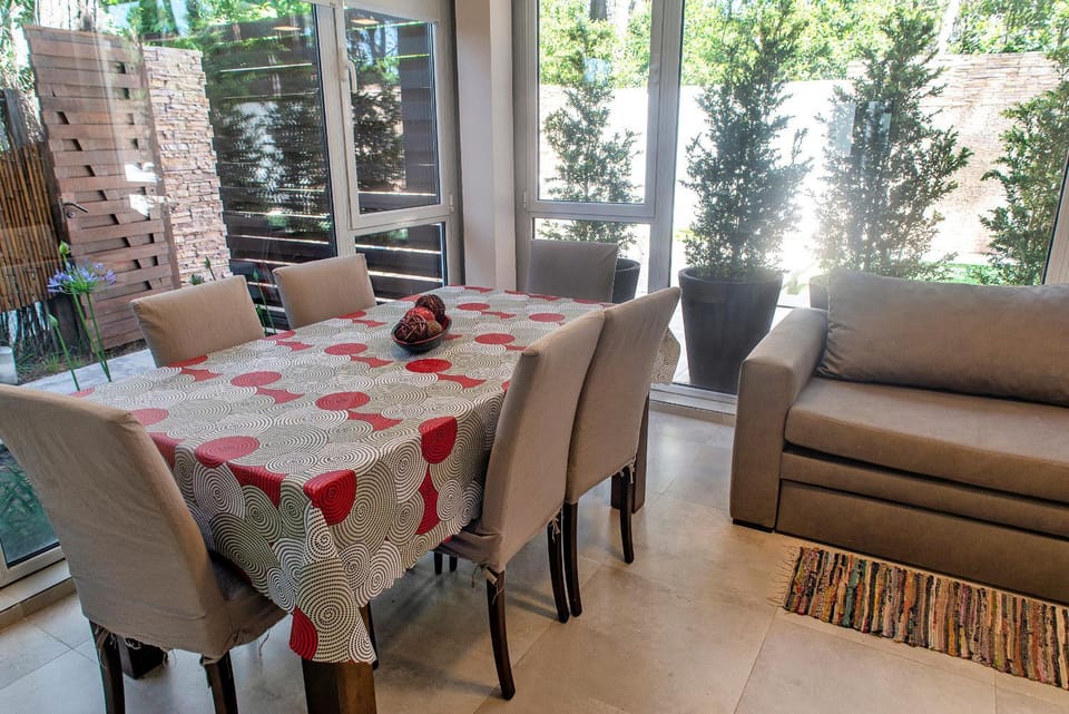 Patio, Dining area