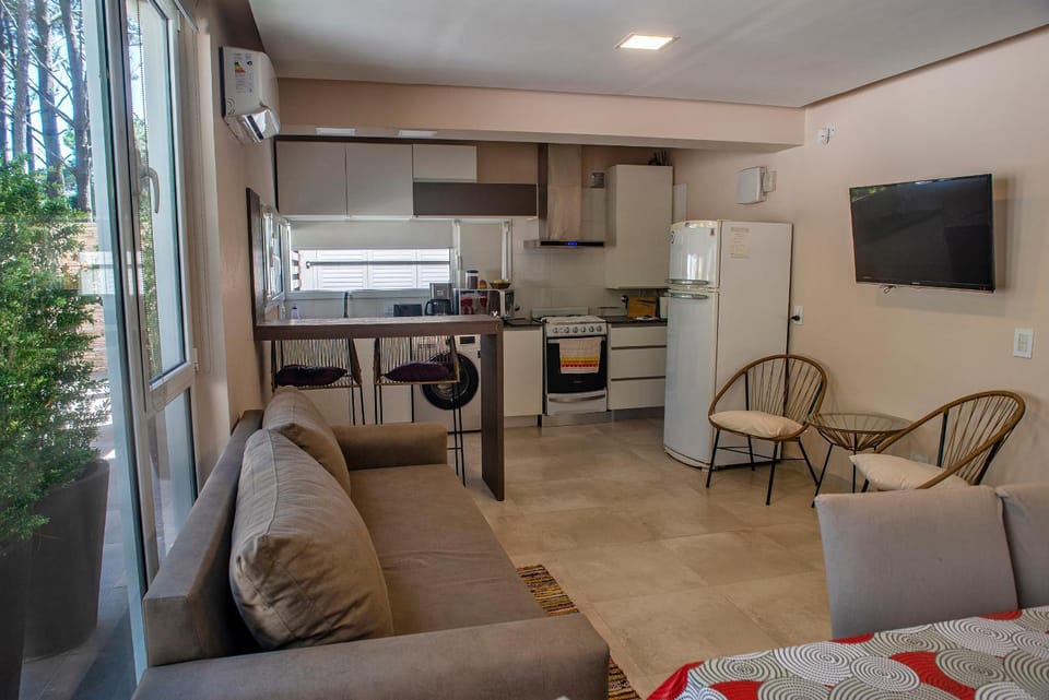 TV and multimedia, Kitchen or kitchenette, Living room